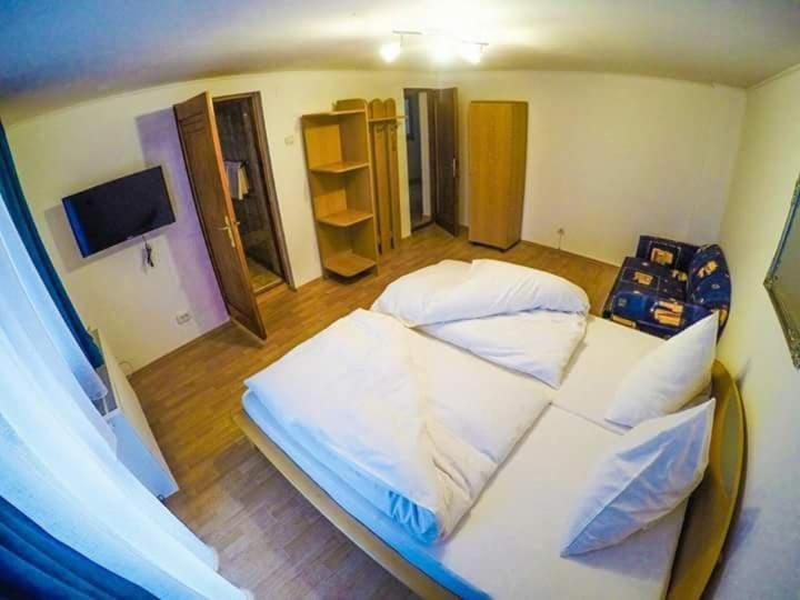فندق Lupeni في  Casa Germana المظهر الخارجي الصورة